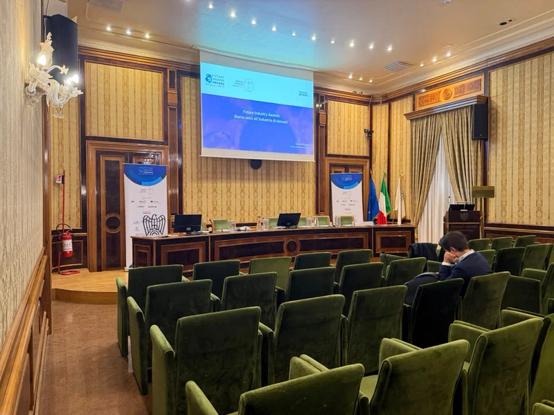 La sala dell'Unione Industriali di Napoli